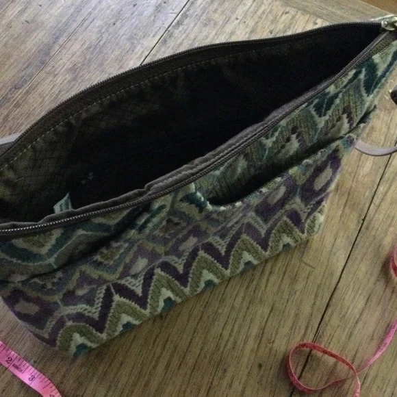 Danny K. Beverly Hills Tapestry purse crossbody - Picture 11 of 12